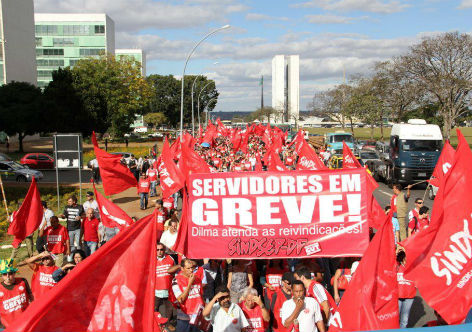 Aprovada regulamentação do direito de greve de servidores