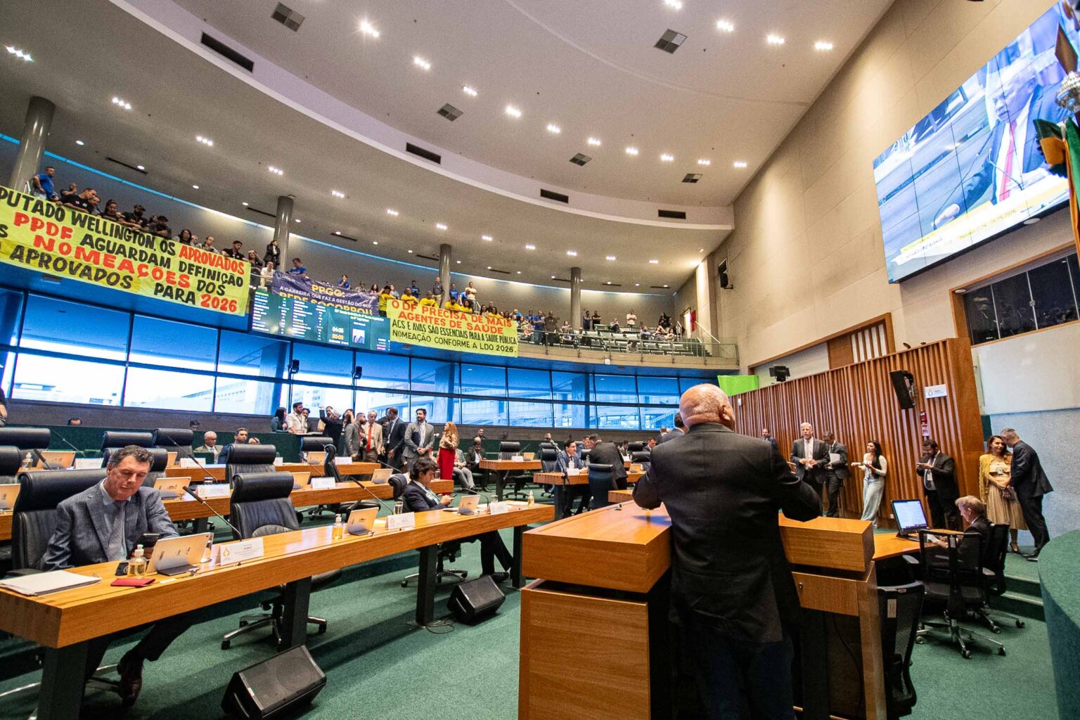Projetos aprovados pela CLDF em primeiro turno beneficiam servidores públicos